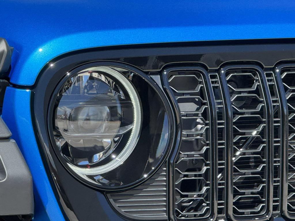 new 2025 Jeep Wrangler car, priced at $53,075