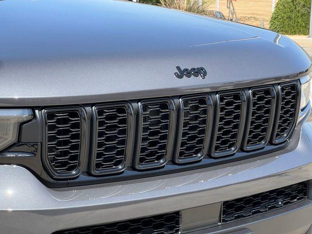 new 2025 Jeep Grand Cherokee L car, priced at $40,495