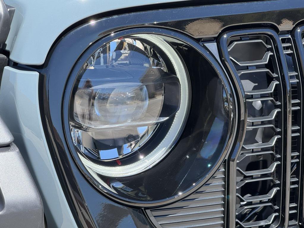 new 2025 Jeep Wrangler car, priced at $52,575