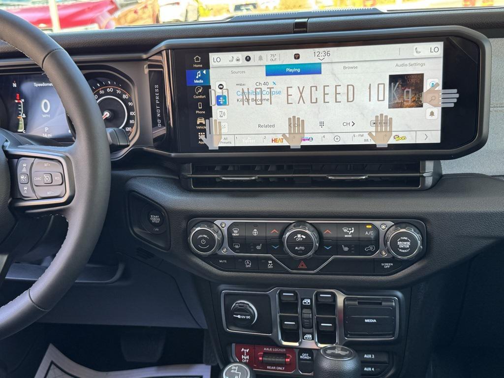 new 2025 Jeep Wrangler car, priced at $52,575