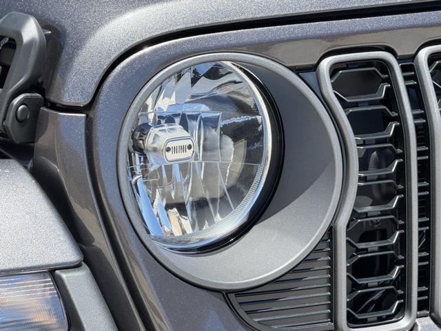 new 2025 Jeep Gladiator car, priced at $44,502