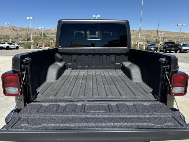 new 2025 Jeep Gladiator car, priced at $44,502