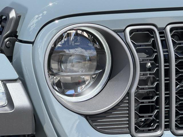 new 2025 Jeep Gladiator car, priced at $55,433