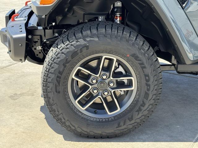 new 2025 Jeep Gladiator car, priced at $55,433