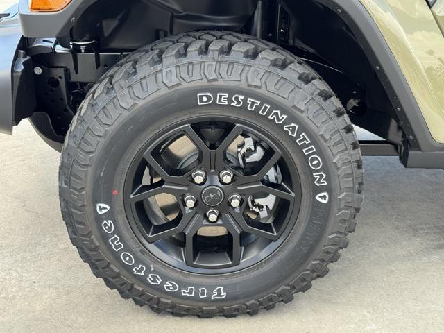 new 2025 Jeep Gladiator car, priced at $45,573