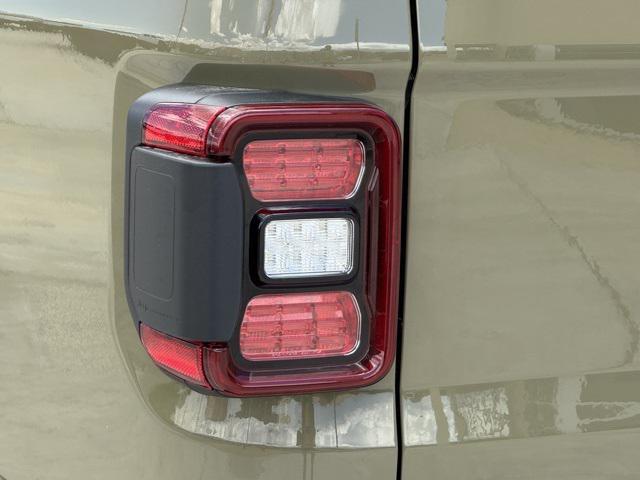 new 2025 Jeep Gladiator car, priced at $45,573