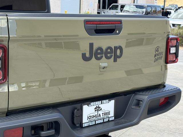 new 2025 Jeep Gladiator car, priced at $45,573