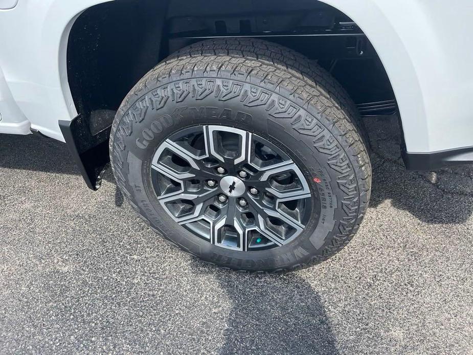 new 2024 Chevrolet Colorado car, priced at $40,999