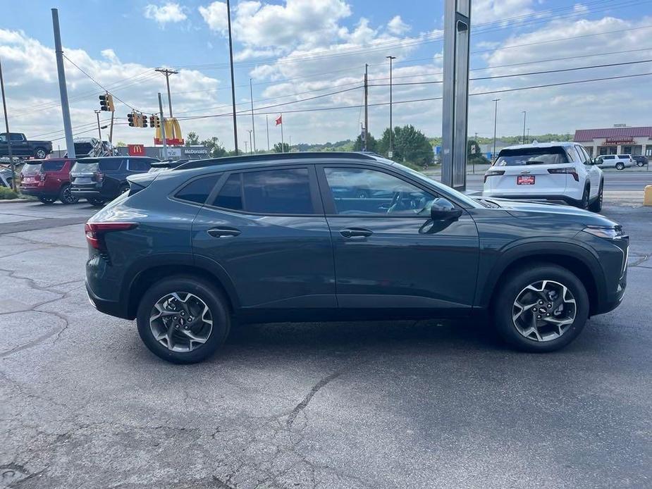 new 2025 Chevrolet Trax car, priced at $24,500