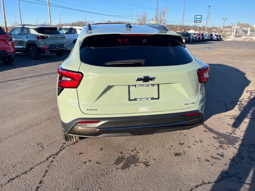 new 2025 Chevrolet Trax car