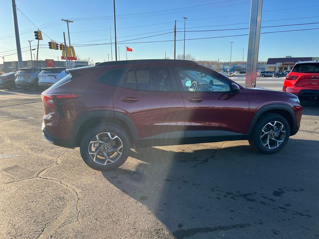 new 2025 Chevrolet Trax car