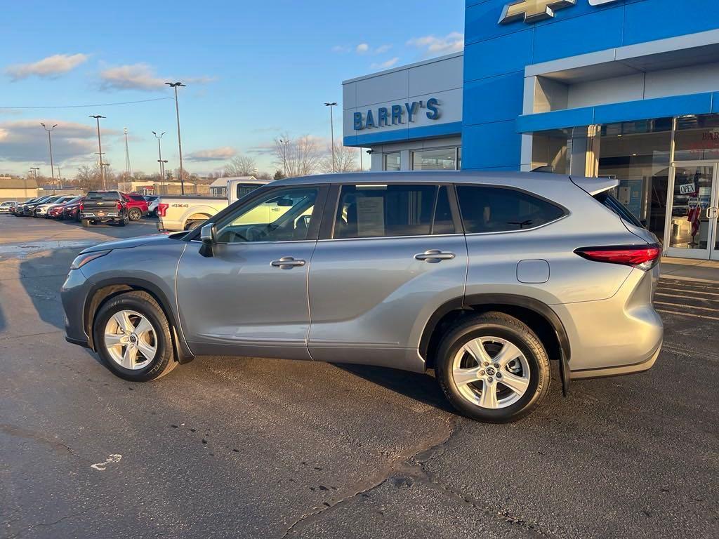 used 2023 Toyota Highlander car, priced at $34,000