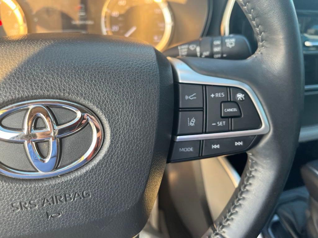 used 2023 Toyota Highlander car, priced at $34,000