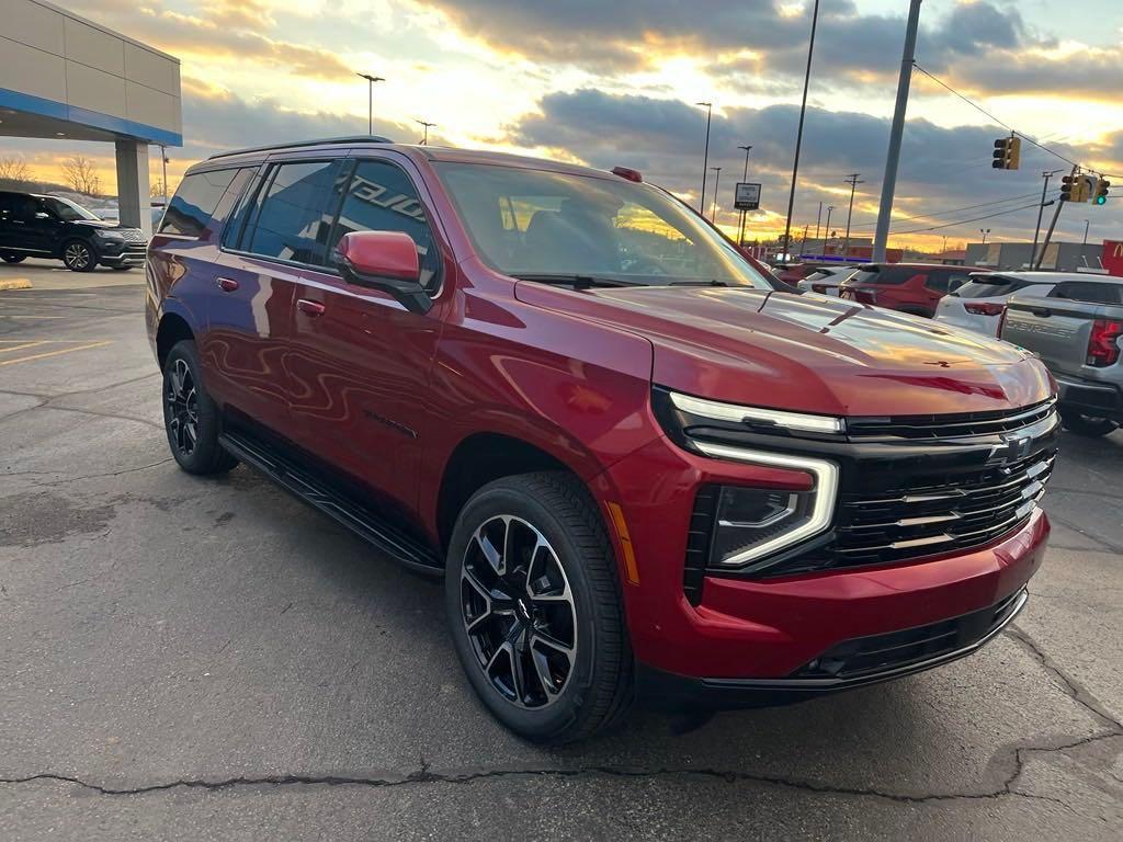 new 2025 Chevrolet Suburban car