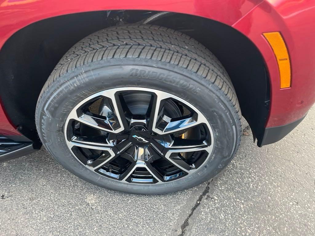 new 2025 Chevrolet Suburban car