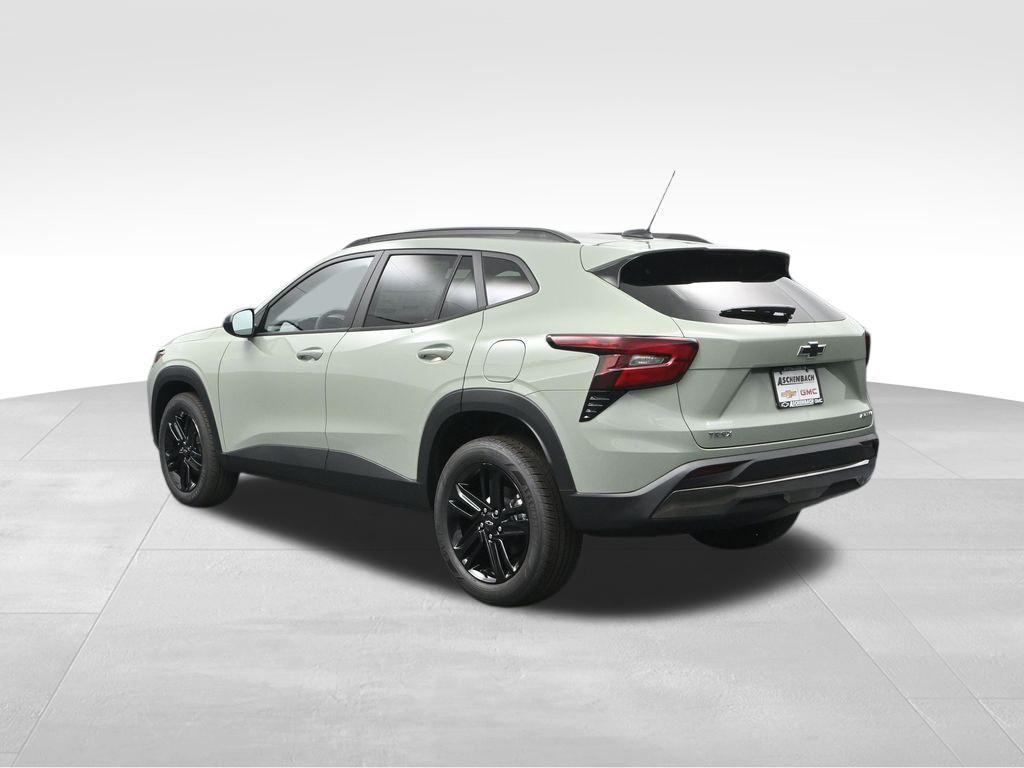 new 2025 Chevrolet Trax car