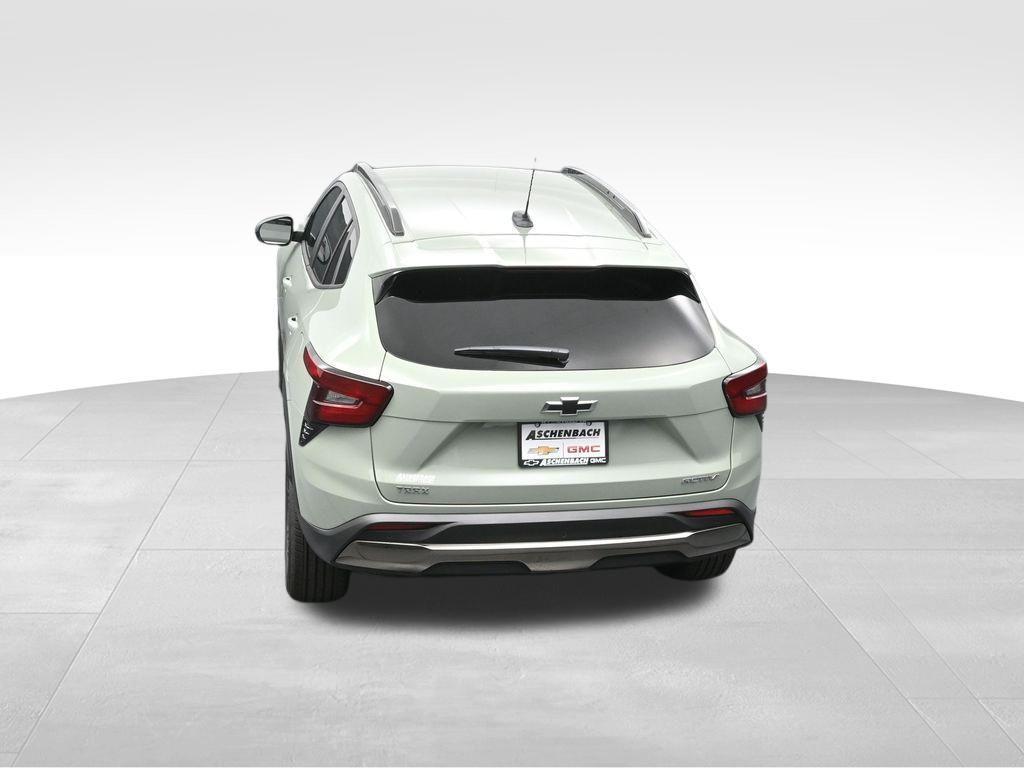 new 2025 Chevrolet Trax car