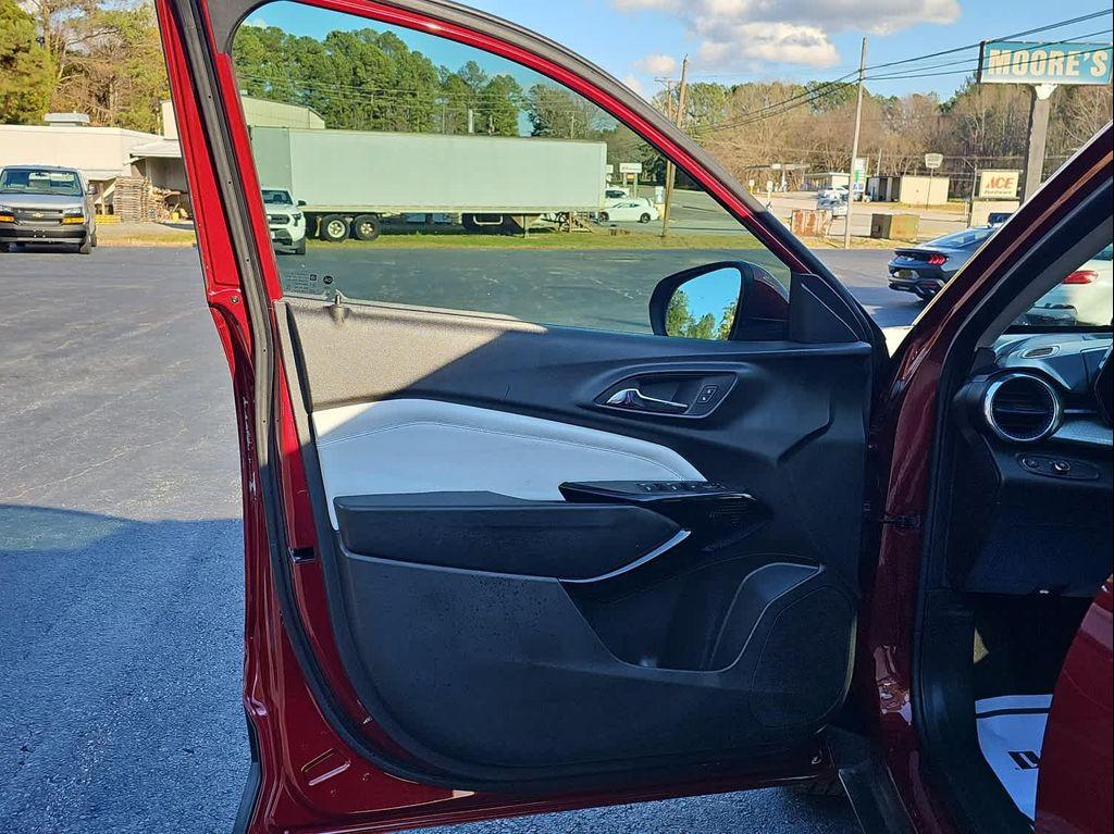 used 2025 Chevrolet Trax car, priced at $20,722