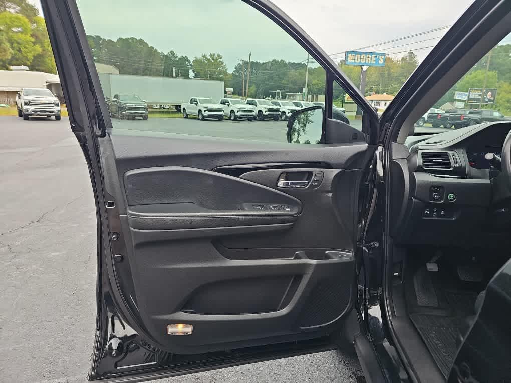 used 2022 Honda Pilot car, priced at $27,988