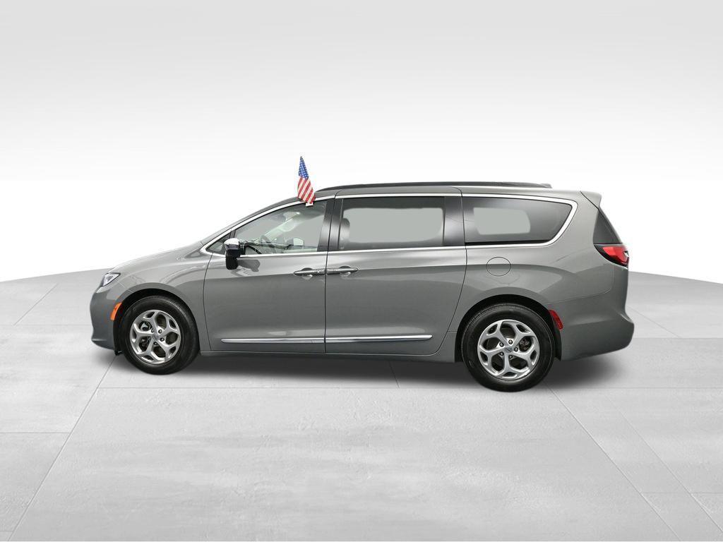 used 2023 Chrysler Pacifica car, priced at $24,984