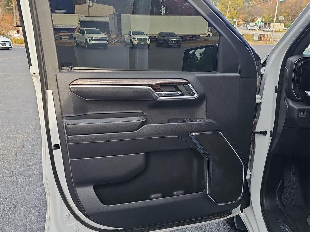 used 2023 GMC Sierra 1500 car, priced at $33,788