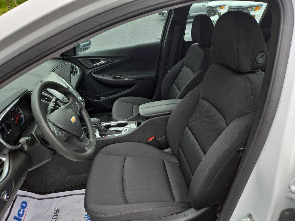 new 2025 Chevrolet Malibu car, priced at $28,794