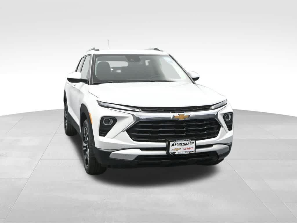 new 2025 Chevrolet TrailBlazer car, priced at $27,221