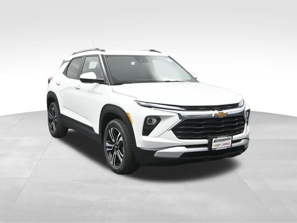 new 2025 Chevrolet TrailBlazer car, priced at $27,221