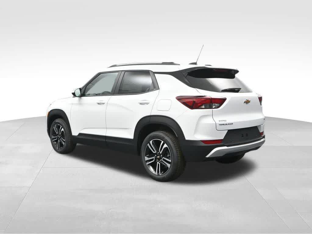 new 2025 Chevrolet TrailBlazer car, priced at $27,221
