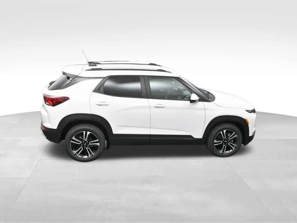 new 2025 Chevrolet TrailBlazer car, priced at $27,221