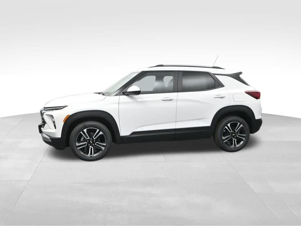 new 2025 Chevrolet TrailBlazer car, priced at $27,221