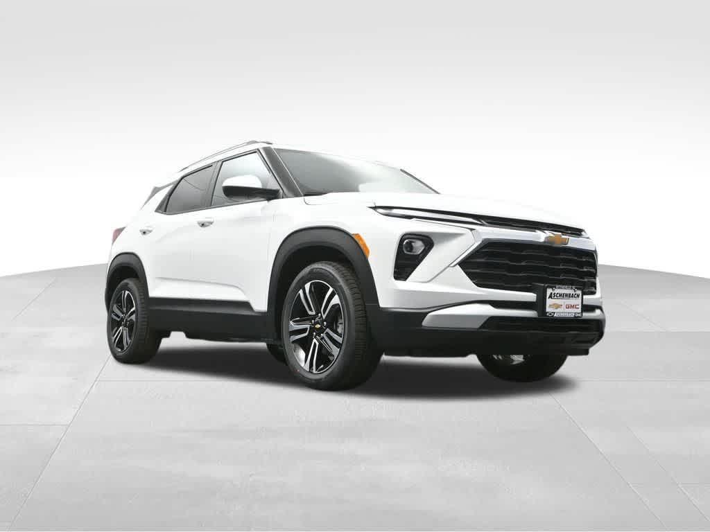 new 2025 Chevrolet TrailBlazer car, priced at $27,221