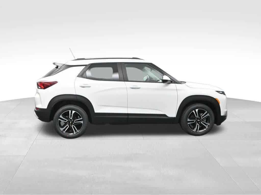 new 2025 Chevrolet TrailBlazer car, priced at $27,221