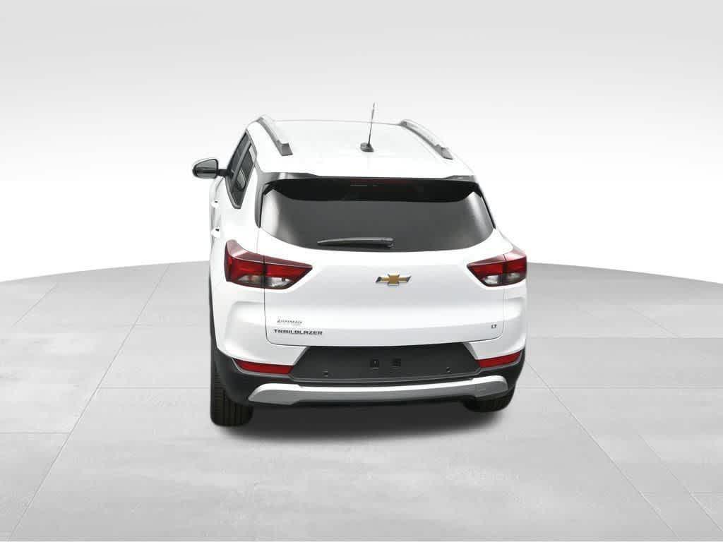 new 2025 Chevrolet TrailBlazer car, priced at $27,221