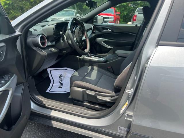 new 2025 Chevrolet Trax car