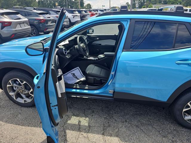 new 2025 Chevrolet Trax car