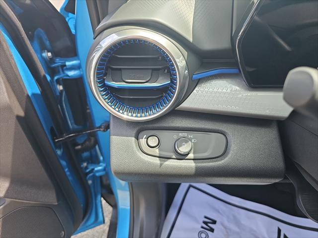 new 2025 Chevrolet Trax car