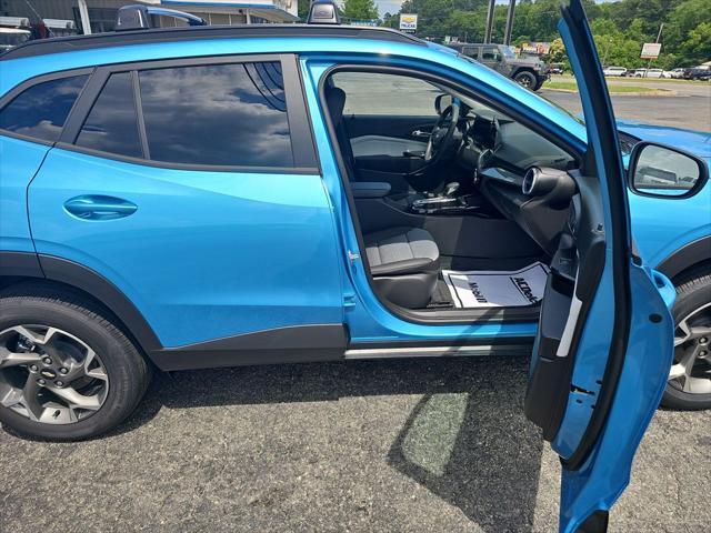 new 2025 Chevrolet Trax car