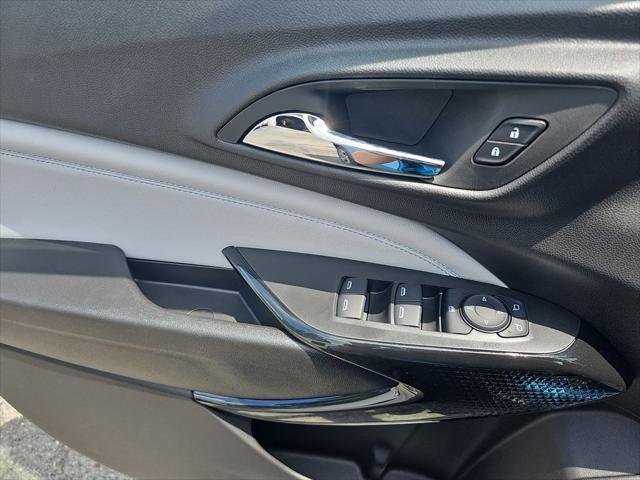 new 2025 Chevrolet Trax car