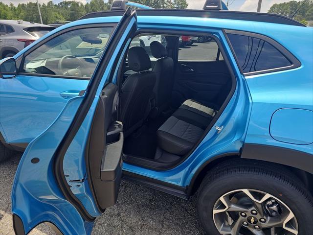new 2025 Chevrolet Trax car