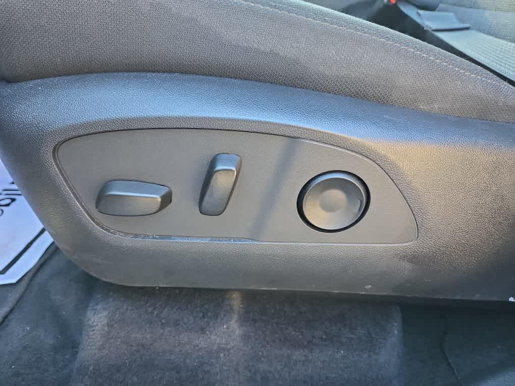 used 2025 GMC Acadia car, priced at $32,887