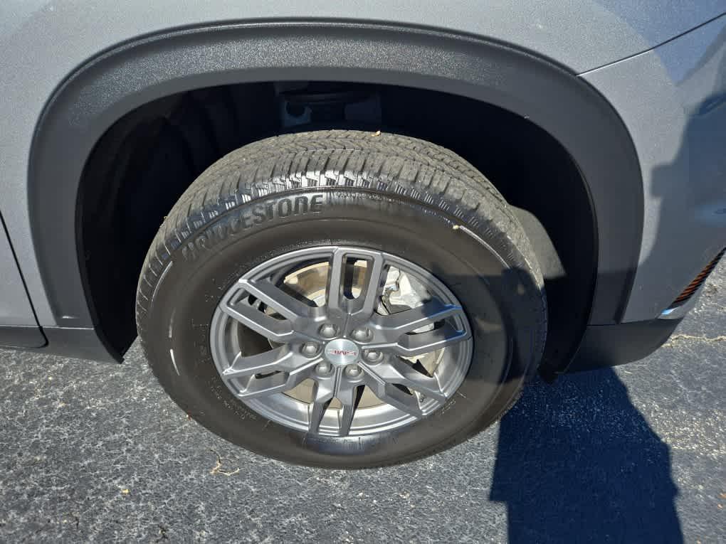 used 2025 GMC Acadia car, priced at $32,887