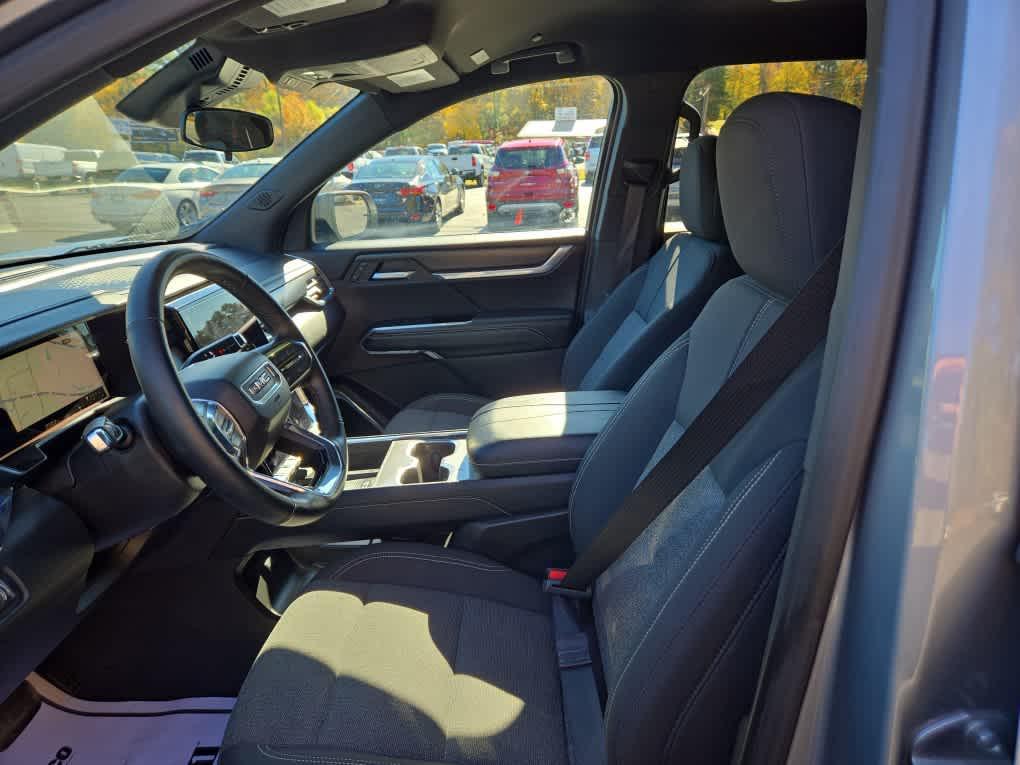 used 2025 GMC Acadia car, priced at $32,887