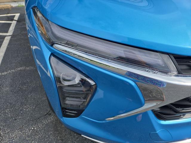 new 2025 Chevrolet Trax car