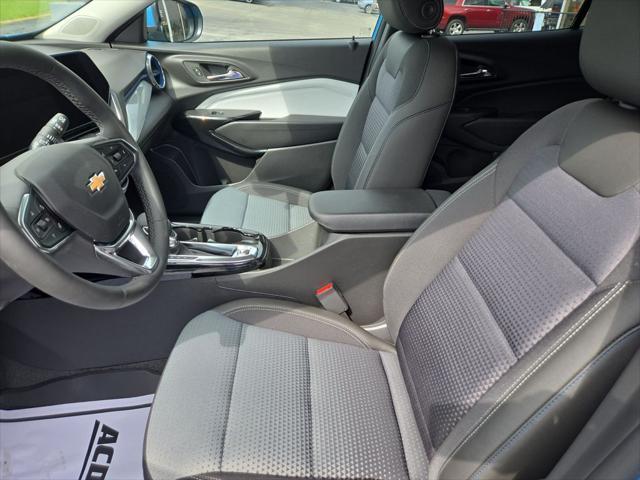 new 2025 Chevrolet Trax car
