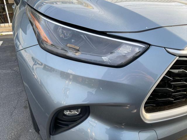 used 2022 Toyota Highlander car, priced at $35,699