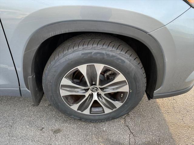 used 2022 Toyota Highlander car, priced at $35,699