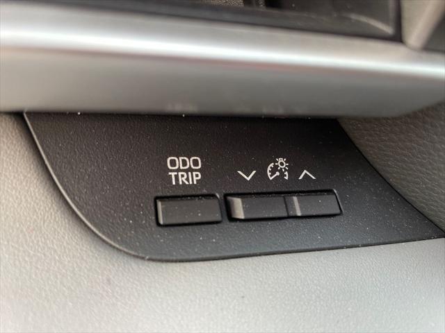 used 2022 Toyota Highlander car, priced at $35,699