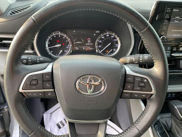 used 2022 Toyota Highlander car, priced at $35,699