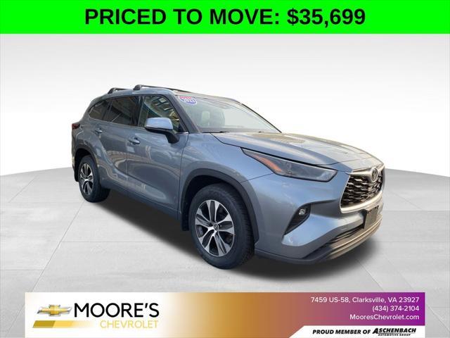 used 2022 Toyota Highlander car, priced at $35,699
